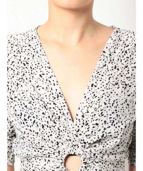 GYDA（ジェイダ）の「フロントバックルTOPS（シャツ/ブラウス・レディース・ベージュ/オフホワイト・FREE）」の17枚目の写真