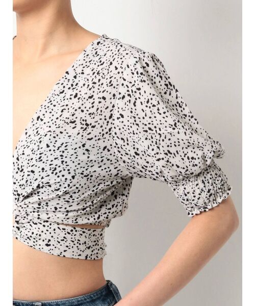 GYDA（ジェイダ）の「フロントバックルTOPS（シャツ/ブラウス・レディース・ベージュ/オフホワイト・FREE）」の16枚目の写真