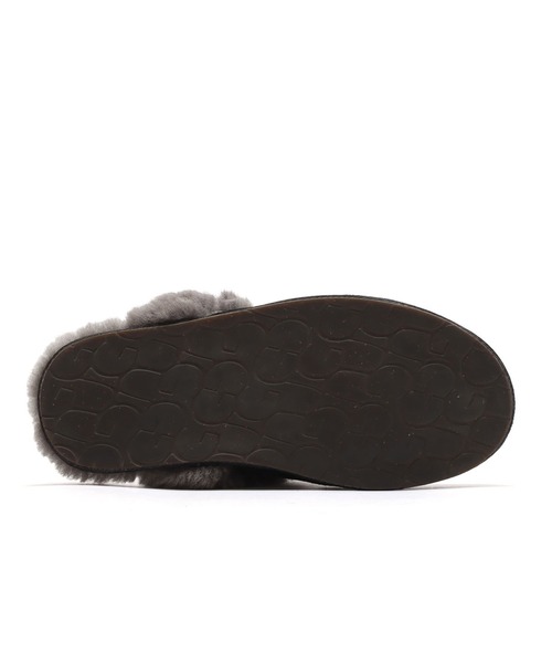 UGG（アグ）の「UGG Scuffette II / アグ スカフェッティ ツー（ルームシューズ/スリッパ・レディース・ブラック/ブラウン/グレー・23.0cm/24.0cm/25.0cm/22.0cm/26.0cm）」の17枚目の写真