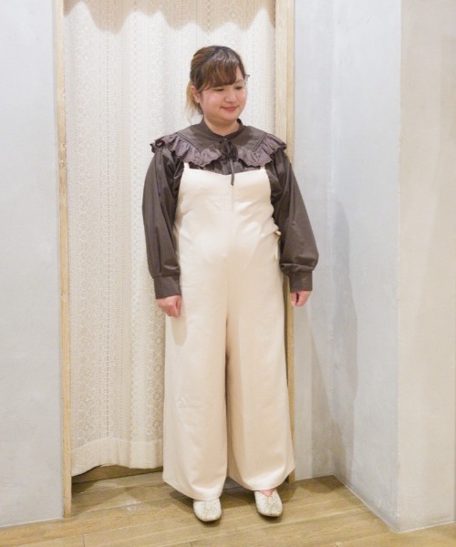 SLURR（スラ―）の「【ラ・ファーファ9月号掲載】＜大きいサイズ＞フリルカラー付きボリューム袖ブラウス（シャツ/ブラウス・レディース・ブラック/ブラウン/オフホワイト・L）」の12枚目の写真