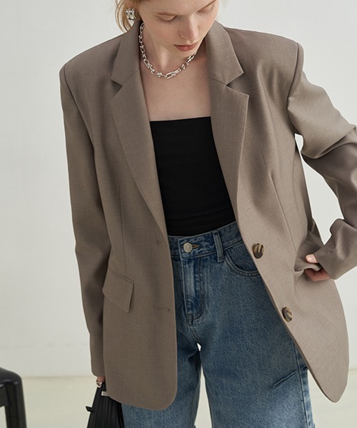 Fano Studios（ファノ ストゥディオズ）の「【Fano Studios】Back button tailored jacket FX21W011（テーラードジャケット・レディース・ライトブラウン・S/M/L）」の3枚目の写真