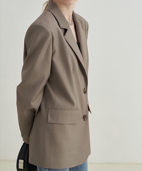 Fano Studios（ファノ ストゥディオズ）の「【Fano Studios】Back button tailored jacket FX21W011（テーラードジャケット・レディース・ライトブラウン・S/M/L）」の5枚目の写真