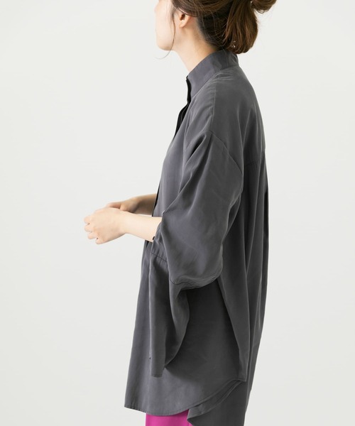 LAATO(ラート)の「HIGH NECK LANTAN BLOUSE(シャツ/ブラウス・レディース・オフホワイト/チャコールグレー・FREE)」の7枚目の写真