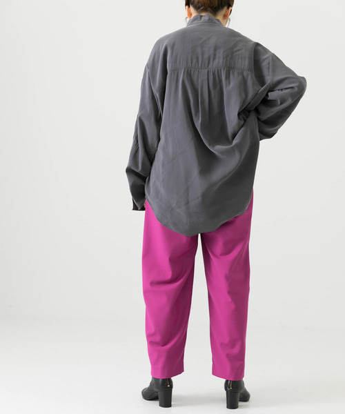 LAATO(ラート)の「HIGH NECK LANTAN BLOUSE(シャツ/ブラウス・レディース・オフホワイト/チャコールグレー・FREE)」の10枚目の写真