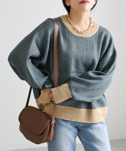 ap retro(アプレトロ)の「幾何学柄ジャガード配色リブニットカーディガン 2WAY(カーディガン/ボレロ・レディース・ブルー/ベージュ/グリーン/ブラウン・FREE)」の2枚目の写真