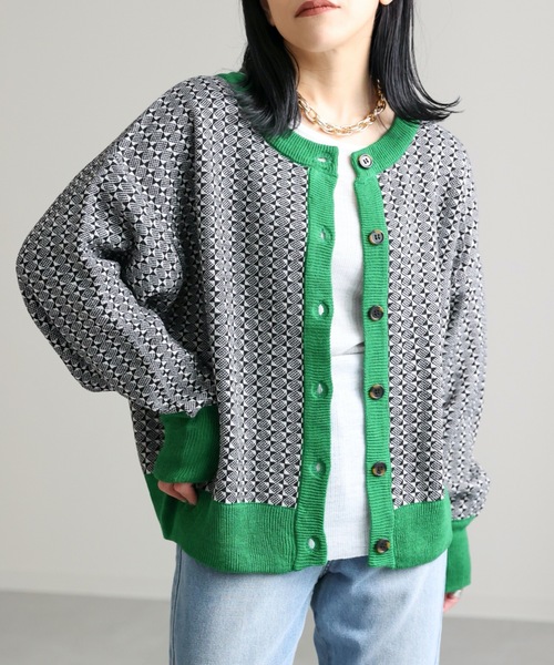 ap retro(アプレトロ)の「幾何学柄ジャガード配色リブニットカーディガン 2WAY(カーディガン/ボレロ・レディース・ブルー/ベージュ/グリーン/ブラウン・FREE)」の3枚目の写真