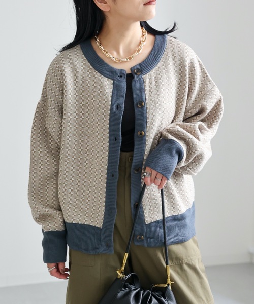 ap retro(アプレトロ)の「幾何学柄ジャガード配色リブニットカーディガン 2WAY(カーディガン/ボレロ・レディース・ブルー/ベージュ/グリーン/ブラウン・FREE)」の14枚目の写真