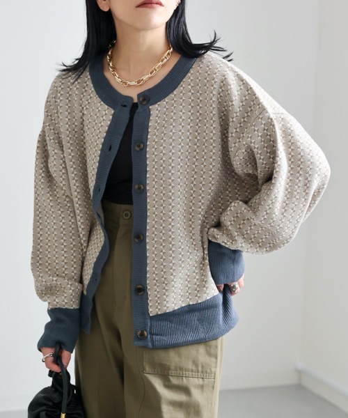 ap retro(アプレトロ)の「幾何学柄ジャガード配色リブニットカーディガン 2WAY(カーディガン/ボレロ・レディース・ブルー/ベージュ/グリーン/ブラウン・FREE)」の13枚目の写真