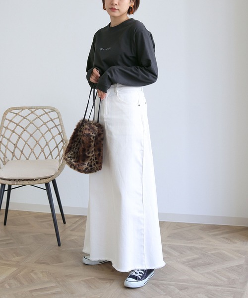 HER CLOSET（ハークローゼット）の「【HERCLOSET】WEB限定カリグラフィーロゴロンT（Tシャツ/カットソー・レディース・ホワイト/チャコールグレー/ブラック・S/M/L）」の6枚目の写真