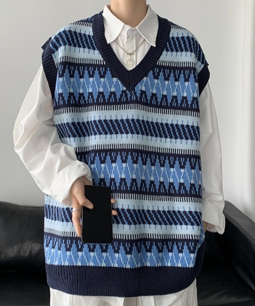 KOR(ケーオーアール)の「ノルディック柄 Vネックニットベスト(ベスト・メンズ・ネイビー/グレー・4XL/3XL/5XL/L/XL/2XL/M)」の6枚目の写真