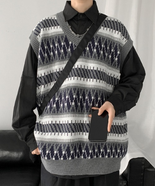 KOR(ケーオーアール)の「ノルディック柄 Vネックニットベスト(ベスト・メンズ・ネイビー/グレー・4XL/3XL/5XL/L/XL/2XL/M)」の10枚目の写真