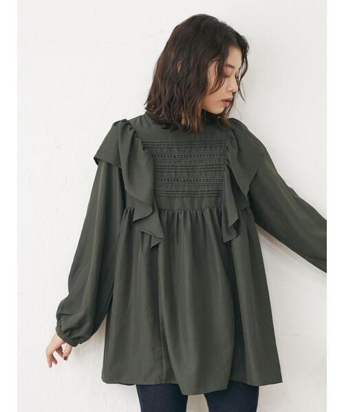 Green Parks(グリーンパークス)の「・SUGAR SPOON ラッフルショルダーチュニック*(Tシャツ/カットソー・レディース・ブラック/グリーン/アイボリー/マスタード・FREE)」の1枚目の写真