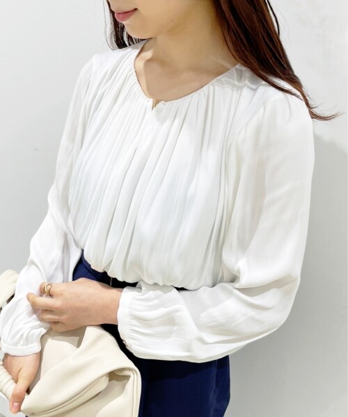 UNTITLED(アンタイトル)の「◆ルミエールクロス ギャザーブラウス【洗える】(Tシャツ/カットソー・レディース・オフホワイト・03/02/04/01/48/44)」の1枚目の写真