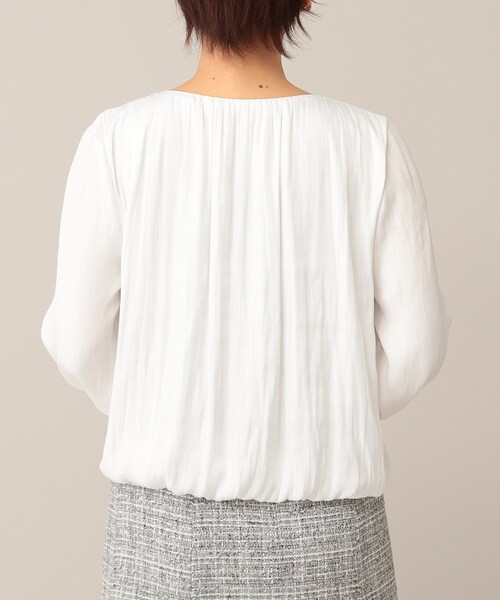 UNTITLED(アンタイトル)の「◆ルミエールクロス ギャザーブラウス【洗える】(Tシャツ/カットソー・レディース・オフホワイト・03/02/04/01/48/44)」の5枚目の写真