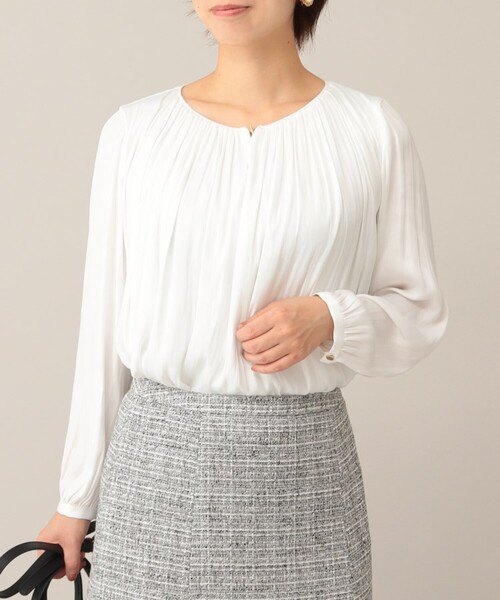 UNTITLED(アンタイトル)の「◆ルミエールクロス ギャザーブラウス【洗える】(Tシャツ/カットソー・レディース・オフホワイト・03/02/04/01/48/44)」の10枚目の写真