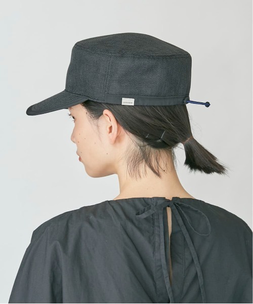 OVERRIDE(オーバーライド)の「OVERRIDE POLYSHEET FLATTOP CAP(キャップ・レディース・ブラック/ナチュラル・58cm)」の5枚目の写真