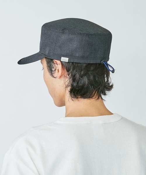 OVERRIDE(オーバーライド)の「OVERRIDE POLYSHEET FLATTOP CAP(キャップ・レディース・ブラック/ナチュラル・58cm)」の8枚目の写真