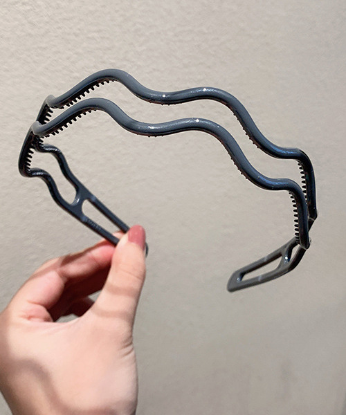 c.u.l(シーユーエル)の「【c.u.l】ダブルウエーブカチューシャ cula335(カチューシャ・レディース・ホワイト/ピンクベージュ/ブラウン/ブラック/グリーン/グレー/ボルドー・FREE)」の3枚目の写真