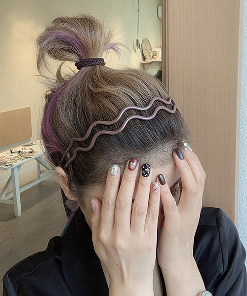 c.u.l(シーユーエル)の「【c.u.l】ダブルウエーブカチューシャ cula335(カチューシャ・レディース・ホワイト/ピンクベージュ/ブラウン/ブラック/グリーン/グレー/ボルドー・FREE)」の7枚目の写真