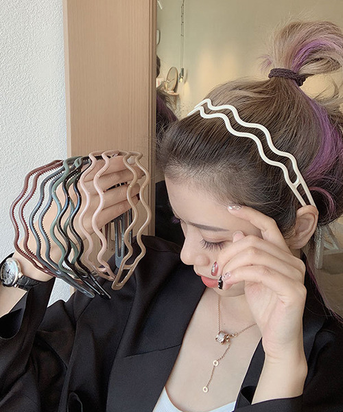 c.u.l(シーユーエル)の「【c.u.l】ダブルウエーブカチューシャ cula335(カチューシャ・レディース・ホワイト/ピンクベージュ/ブラウン/ブラック/グリーン/グレー/ボルドー・FREE)」の8枚目の写真