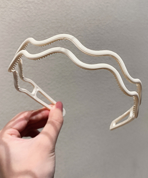 c.u.l(シーユーエル)の「【c.u.l】ダブルウエーブカチューシャ cula335(カチューシャ・レディース・ホワイト/ピンクベージュ/ブラウン/ブラック/グリーン/グレー/ボルドー・FREE)」の13枚目の写真