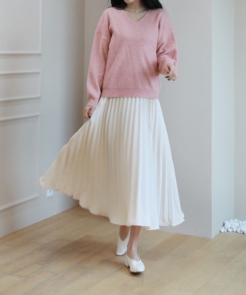 by muni:r（バイ ムニール）の「デイリーアイテムVネックニット（ニット/セーター・レディース・ブラック/グレー/ピンク/アイボリー・FREE）」の12枚目の写真