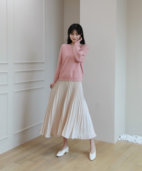 by muni:r（バイ ムニール）の「デイリーアイテムVネックニット（ニット/セーター・レディース・ブラック/グレー/ピンク/アイボリー・FREE）」の7枚目の写真