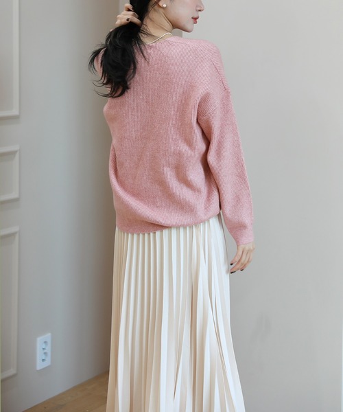 by muni:r（バイ ムニール）の「デイリーアイテムVネックニット（ニット/セーター・レディース・ブラック/グレー/ピンク/アイボリー・FREE）」の21枚目の写真