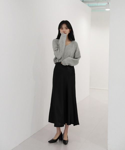 by muni:r（バイ ムニール）の「デイリーアイテムVネックニット（ニット/セーター・レディース・ブラック/グレー/ピンク/アイボリー・FREE）」の22枚目の写真