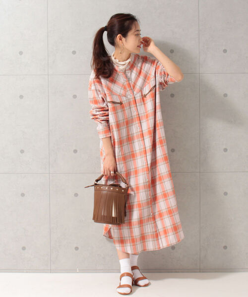 fredy emue（フレディエミュ）の「フリンジバケツ ショルダーバッグ（ショルダーバッグ・レディース・ブラック/キャメル・FREE）」の9枚目の写真