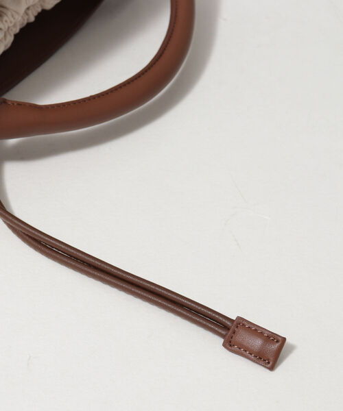 fredy emue（フレディエミュ）の「フリンジバケツ ショルダーバッグ（ショルダーバッグ・レディース・ブラック/キャメル・FREE）」の16枚目の写真