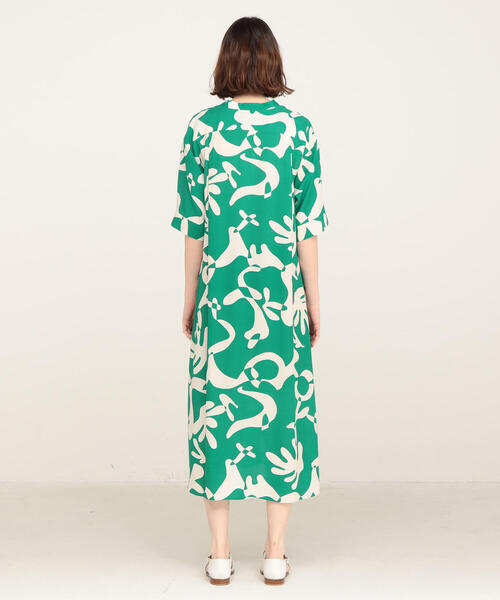 TOMORROWLAND （トゥモローランド）の「ウェイビープリント フレアワンピース（ワンピース・レディース・レッド系その他/グリーン系その他2・36/34）」の10枚目の写真