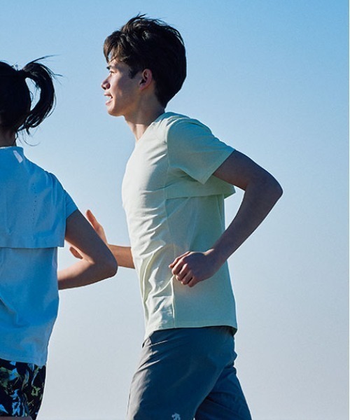 DESCENTE(デサント)の「【デサントアスレチック】エアロストリーム半袖シャツ /AERO STREAM H/S SHIRT 吸水速乾 ランニング トレーニング(Tシャツ/カットソー・メンズ・ライム/グレー/ブラック・X-LARGE/MEDIUM/SMALL/LARGE)」の4枚目の写真