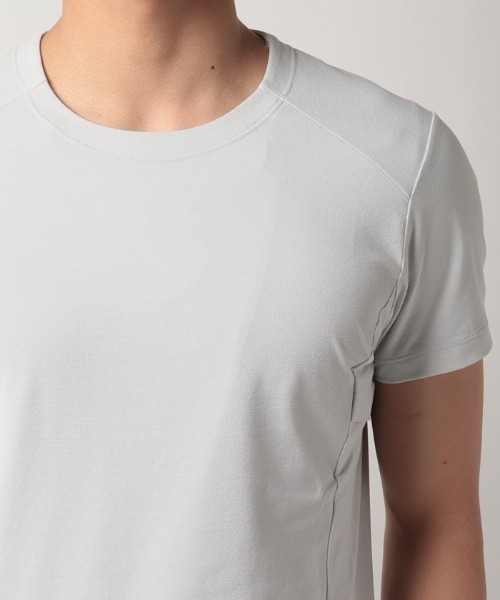 DESCENTE(デサント)の「【デサントアスレチック】エアロストリーム半袖シャツ /AERO STREAM H/S SHIRT 吸水速乾 ランニング トレーニング(Tシャツ/カットソー・メンズ・ライム/グレー/ブラック・X-LARGE/MEDIUM/SMALL/LARGE)」の11枚目の写真