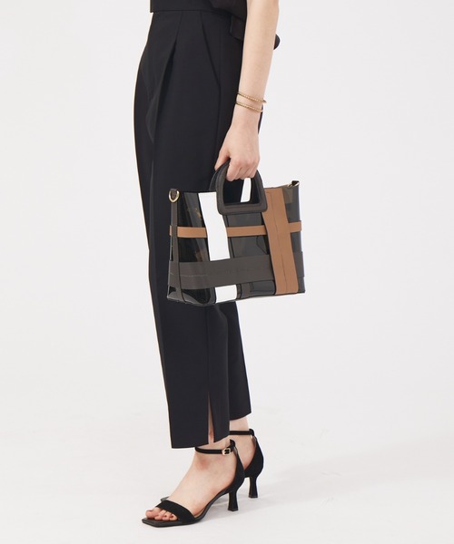 LOWELL things（ロウェル　シングス）の「Cross/配色クリアビニール２WAYハンドBAG（ショルダーバッグ・レディース・アイボリー/ブルー/イエロー/ブラック/テラコッタ・フリー）」の3枚目の写真