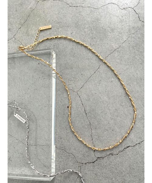 EMODA（エモダ）の「ツイストチェーンネックレス（ネックレス・レディース・シルバー/ゴールド・FREE）」の2枚目の写真