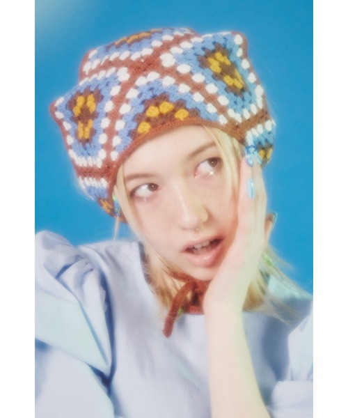 WC(ダブル シー)の「カラークロシェバブーシュカ(ヘアバンド・レディース・ベージュ/ブラウン/オレンジ・FREE)」の1枚目の写真