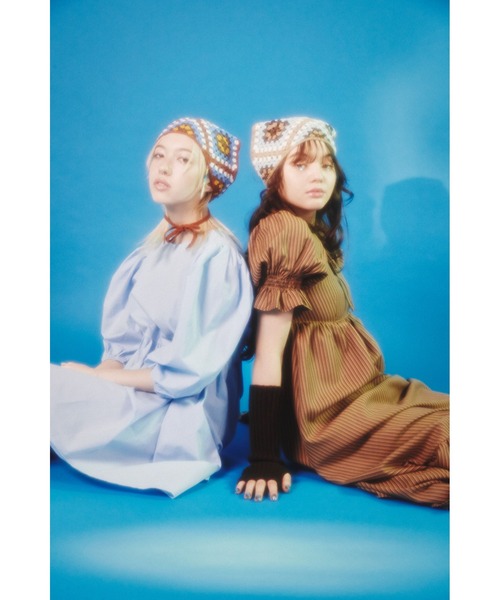 WC(ダブル シー)の「カラークロシェバブーシュカ(ヘアバンド・レディース・ベージュ/ブラウン/オレンジ・FREE)」の13枚目の写真