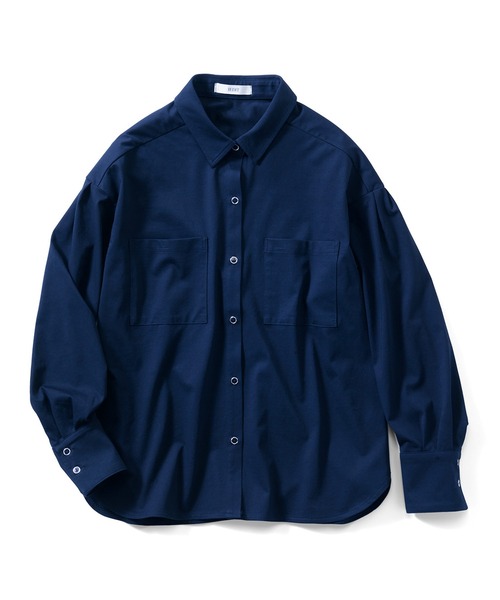 IEDIT（イディット）の「手放せない肌ざわり＆絶妙デザインでらくちんにこなれる美ノビシャツブラウス（シャツ/ブラウス・レディース・ホワイト/ブラック/カーキ/ネイビー・XX-LARGE/MEDIUM/LARGE/X-LARGE）」の4枚目の写真