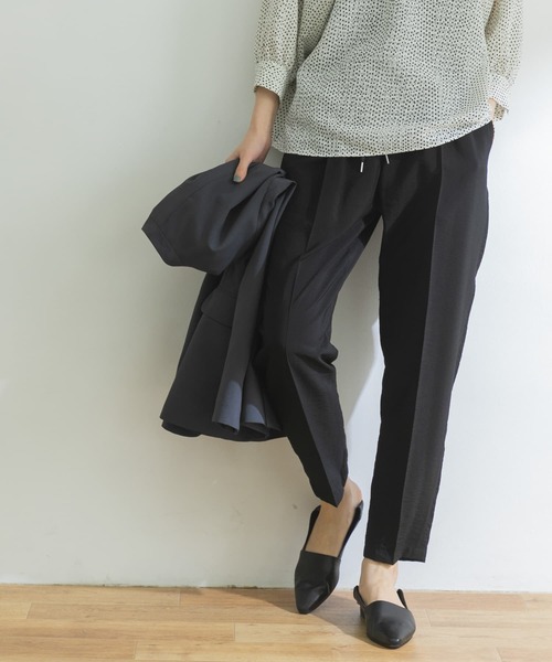 URBAN RESEARCH（アーバンリサーチ）の「ポプリンドロストテーパードパンツ（その他パンツ・レディース・ブラック/ベージュ/グリーン系その他・38/36/34）」の6枚目の写真