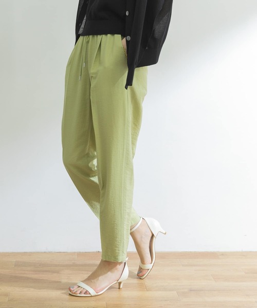 URBAN RESEARCH（アーバンリサーチ）の「ポプリンドロストテーパードパンツ（その他パンツ・レディース・ブラック/ベージュ/グリーン系その他・38/36/34）」の20枚目の写真