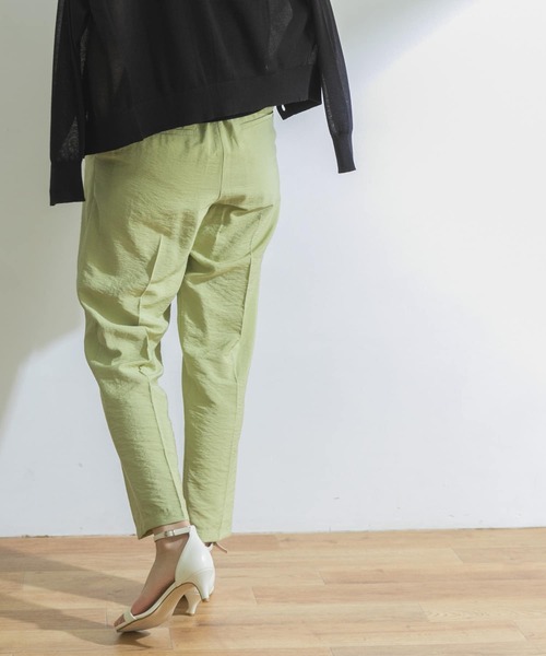 URBAN RESEARCH（アーバンリサーチ）の「ポプリンドロストテーパードパンツ（その他パンツ・レディース・ブラック/ベージュ/グリーン系その他・38/36/34）」の21枚目の写真