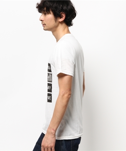 WEGO(ウィゴー)の「WEGO/コラージュフォトBOXTシャツ(Tシャツ/カットソー・メンズ・ホワイト/レッド・MEDIUM/LARGE)」の4枚目の写真