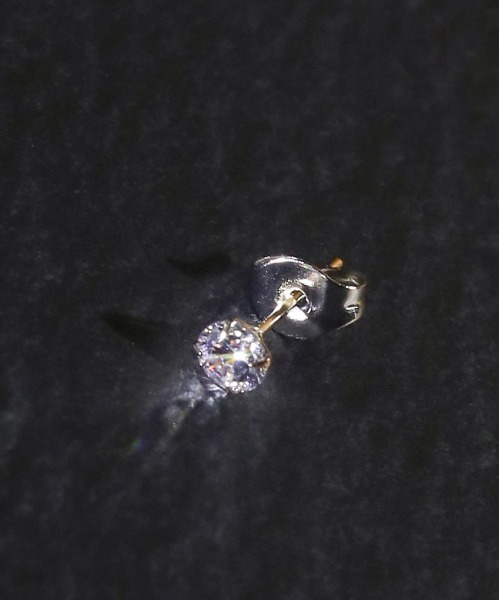 Pledge(プレッジ)の「『Pledge』K10 PRECIOSA Cubic Zirconia(ピアス(片耳用)・レディース・ホワイト/ブラック・FREE)」の2枚目の写真