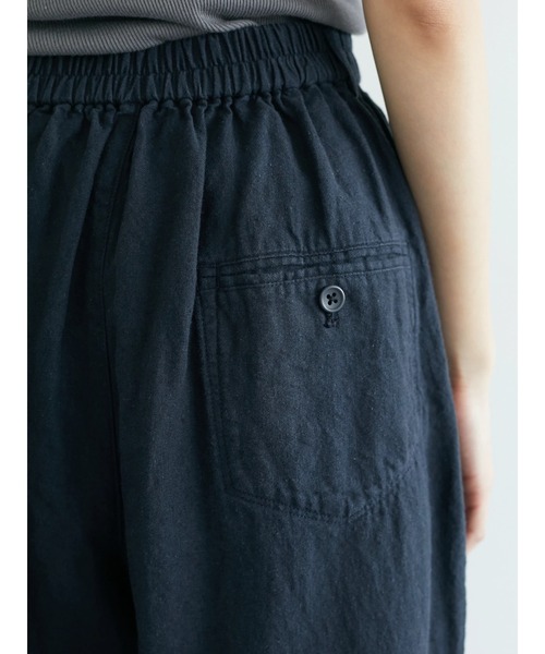 CRAFT STANDARD BOUTIQUE（クラフトスタンダードブティック）の「L/Cツイルタックパンツ　＊◆（その他パンツ・レディース・ダークネイビー/ベージュ・M/L）」の21枚目の写真