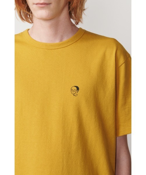 Not So Ape（ノットソーエイプ）の「ALIEN IN THE PLANT T-SHIRT（Tシャツ/カットソー・メンズ・マスタード/ホワイト/ライトベージュ・LARGE/MEDIUM/X-LARGE）」の8枚目の写真
