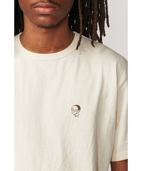 Not So Ape（ノットソーエイプ）の「ALIEN IN THE PLANT T-SHIRT（Tシャツ/カットソー・メンズ・マスタード/ホワイト/ライトベージュ・LARGE/MEDIUM/X-LARGE）」の19枚目の写真