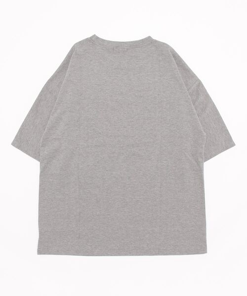 VitaFelice(ヴィータフェリーチェ)の「ロゴ オーバーサイズTシャツ(Tシャツ/カットソー・レディース・グレー/ブラウン/ホワイト・FREE)」の4枚目の写真
