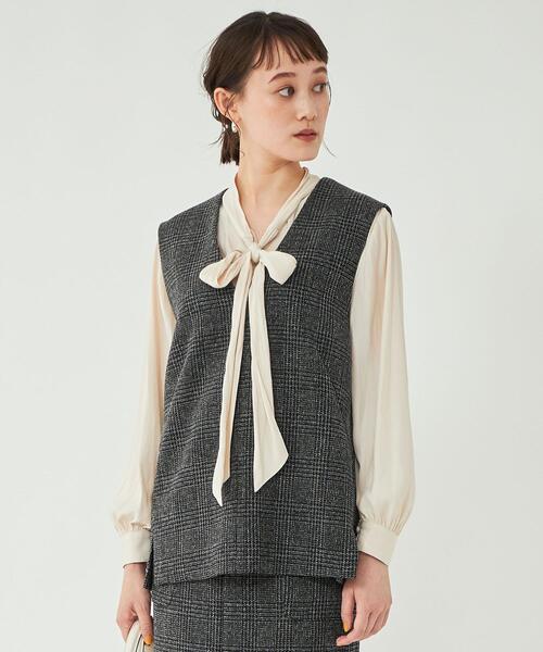 驚きの価格 green relaxing（グリーンレーベルリラクシング）の「V label トップス