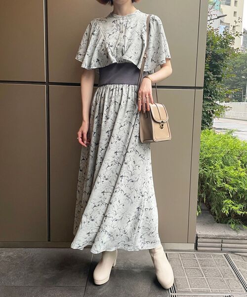 MAJESTIC LEGON(マジェスティックレゴン)の「パピヨンスリーブコルセットワンピ(ワンピース・レディース・ホワイト系その他2/ブラウン系その他2/ブルー系その他2・SMALL/MEDIUM)」の3枚目の写真